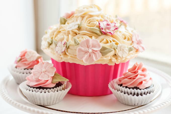 Giant Cupcake - Chocolate With Vanilla Frosting - Event Décor And