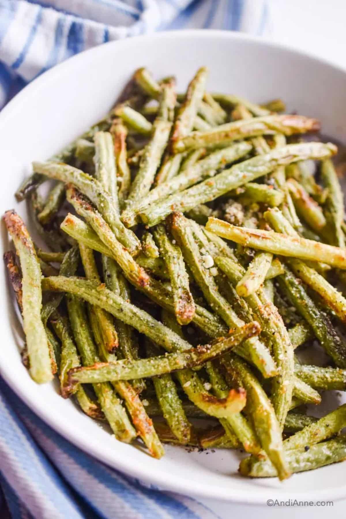 Crispy Best Air Fryer Green Beans in a white bow.